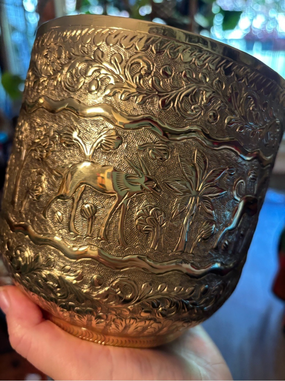 Vintage Possibly Antique Indian Brass Repoussé Jardinière Altar Vessel • Deer 🦌 - Picture 9 of 17